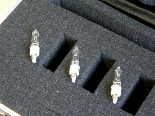 校準(zhǔn)的光譜通量標(biāo)準(zhǔn)燈(圖1) 校準(zhǔn)的光譜通量標(biāo)準(zhǔn)燈(圖1)